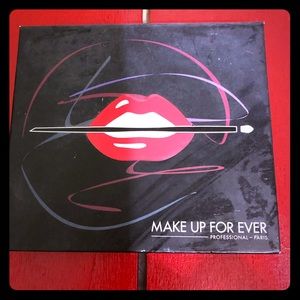 Make up for ever eyeshadow palette